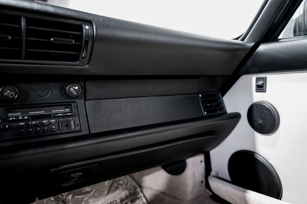 1990 Porsche 964 Carrera - Image 17 of 31