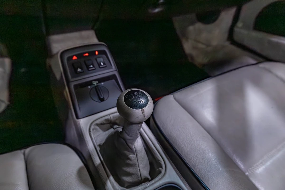 1990 Porsche 964 Carrera 4 - Image 14 of 31