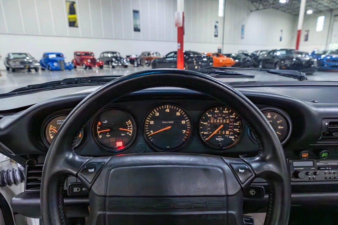 1990 Porsche 964 Carrera 4 - Image 11 of 31