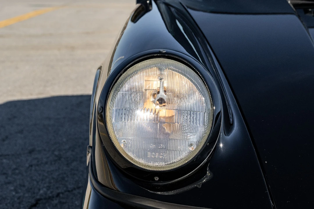 1990 Porsche 964 Carrera 4 - Image 24 of 31