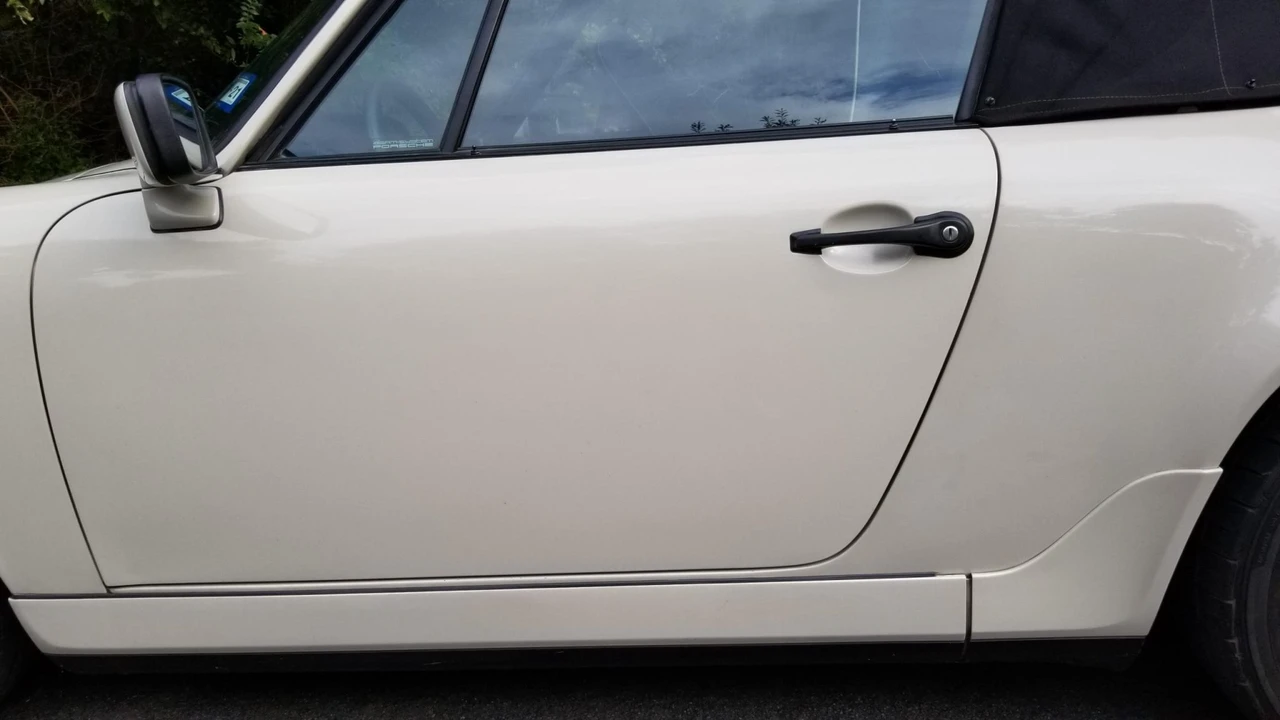 1990 Porsche 964 Carrera 4 - Image 24 of 31