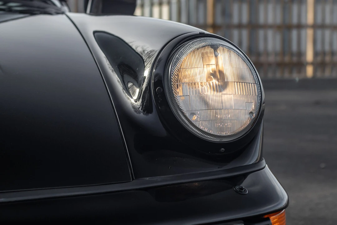 1990 Porsche 964 Carrera 4 - Image 18 of 31
