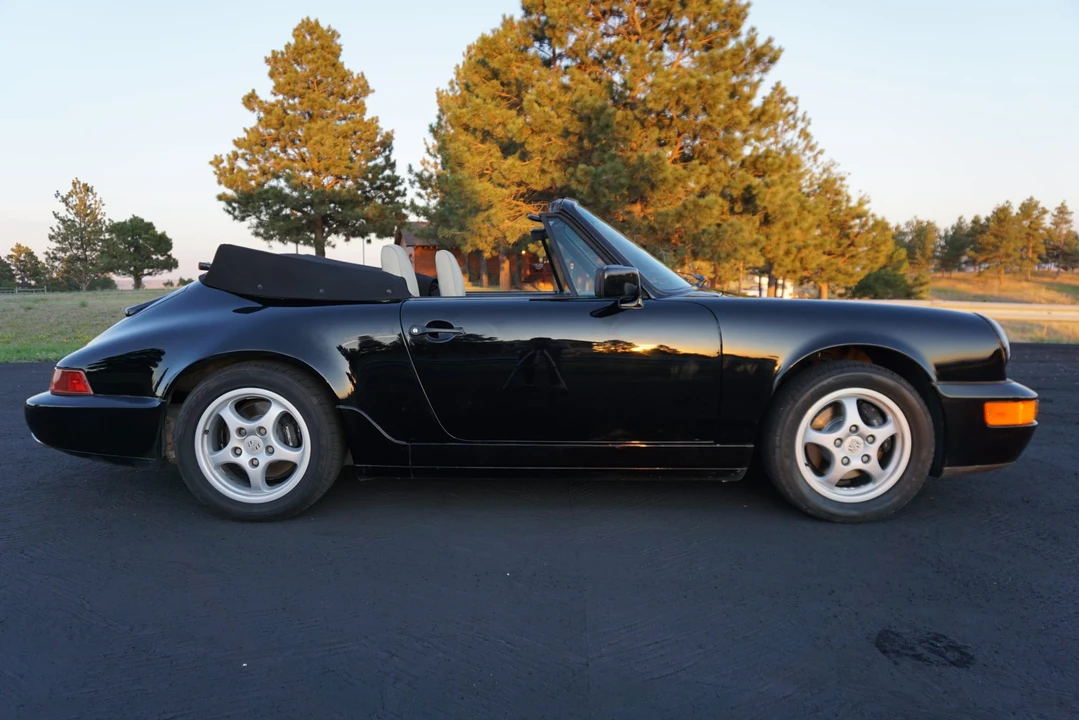 1990 Porsche 964 Carrera 4 - Image 9 of 31
