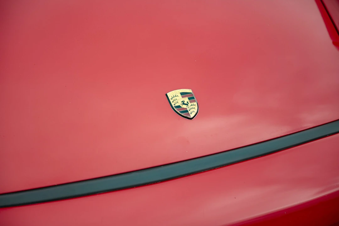1990 Porsche 964 Carrera 4 - Image 26 of 31