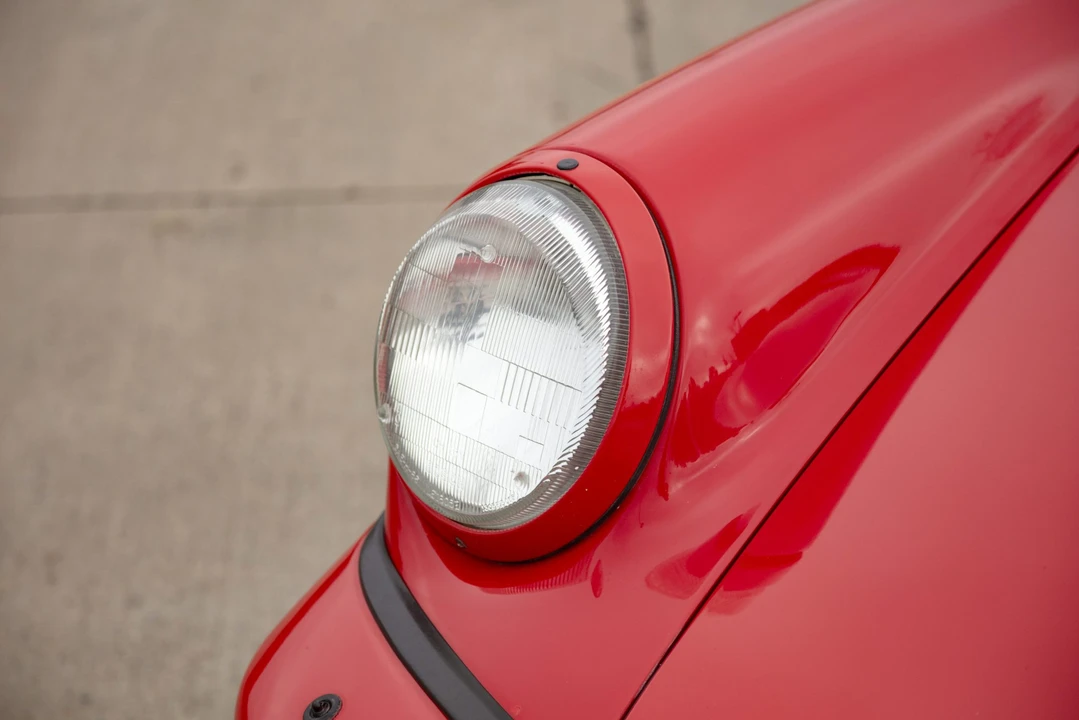 1990 Porsche 964 Carrera 4 - Image 18 of 31