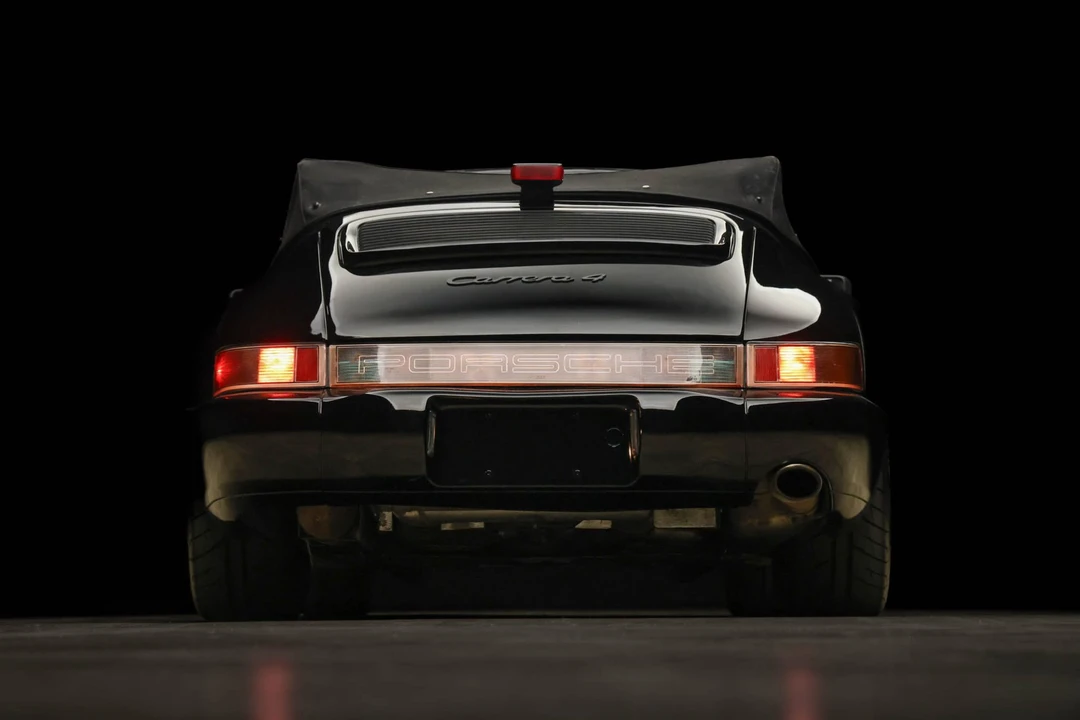 1990 Porsche 964 Carrera 4 - Image 25 of 31