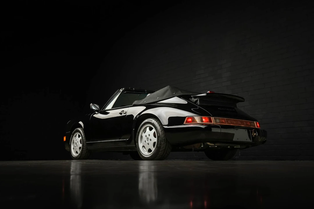 1990 Porsche 964 Carrera 4 - Image 26 of 31