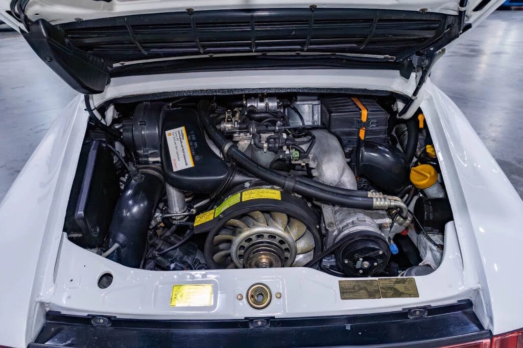 1990 Porsche 964 Carrera 4 - Image 16 of 31