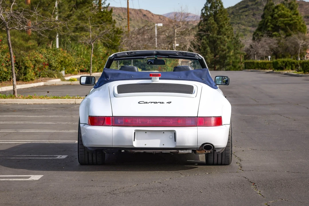 1990 Porsche 964 Carrera 4 - Image 9 of 31