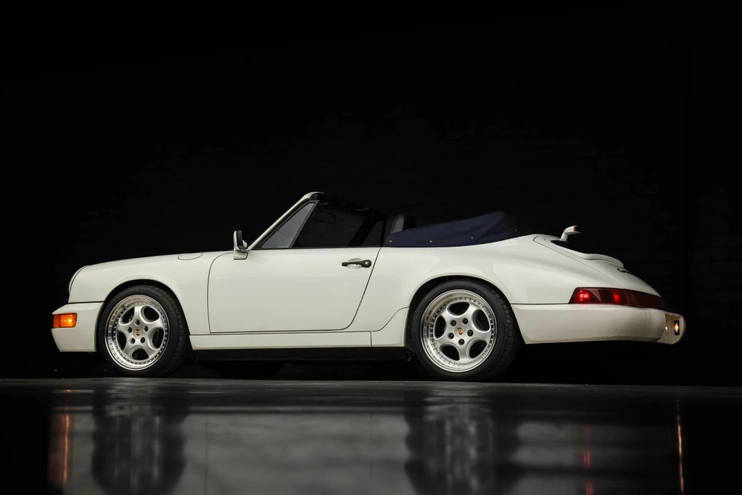 1990 Porsche 964 Carrera 4 - Image 24 of 31
