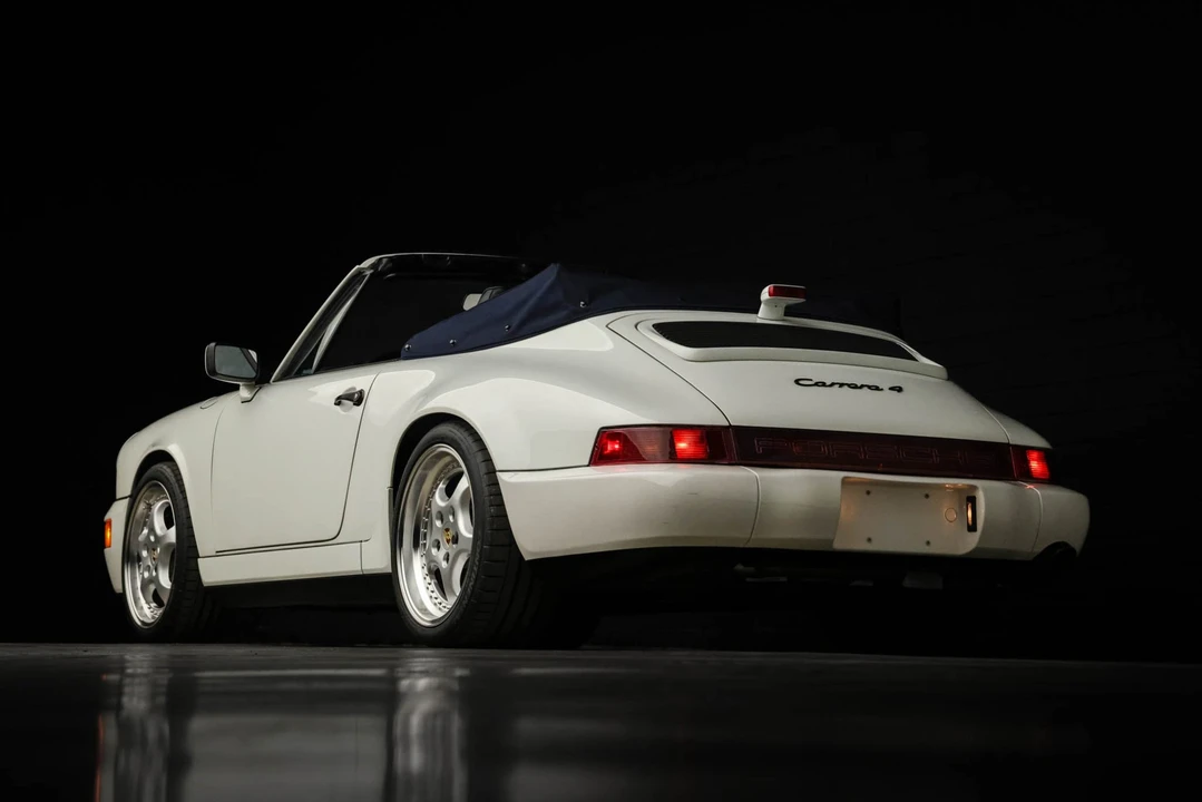 1990 Porsche 964 Carrera 4 - Image 27 of 31