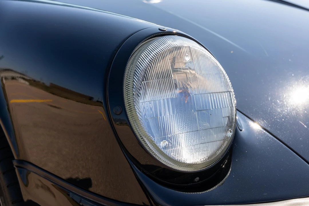 1990 Porsche 964 Carrera 4 - Image 28 of 31