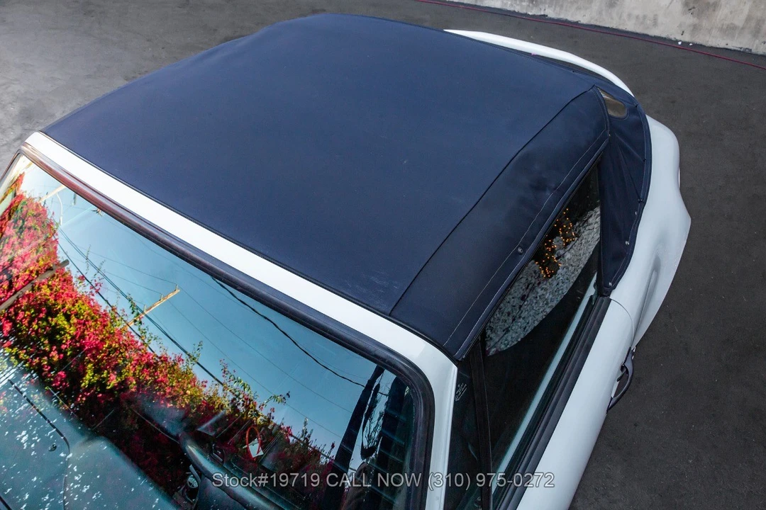 1990 Porsche 964 Carrera 4 - Image 15 of 31