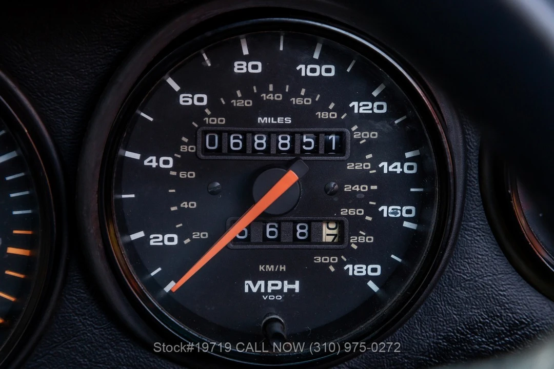 1990 Porsche 964 Carrera 4 - Image 26 of 31