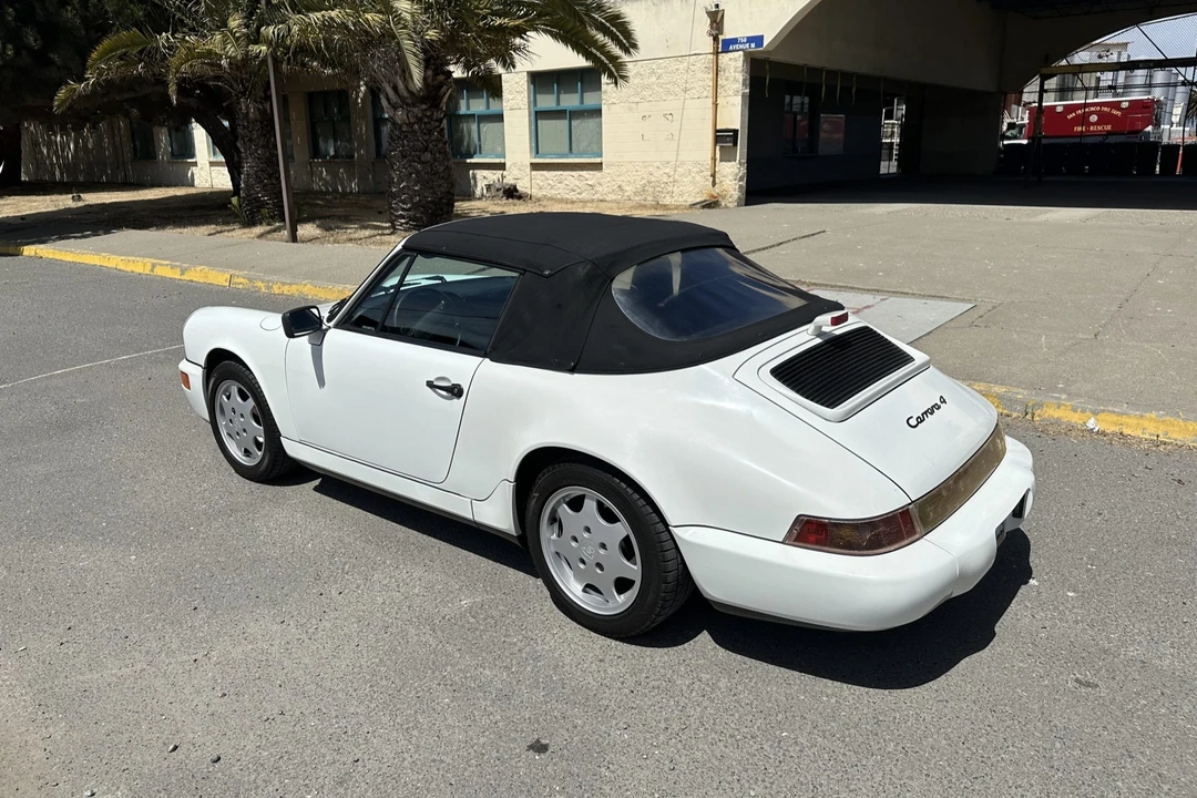1990 Porsche 964 Carrera 4 - Image 26 of 31