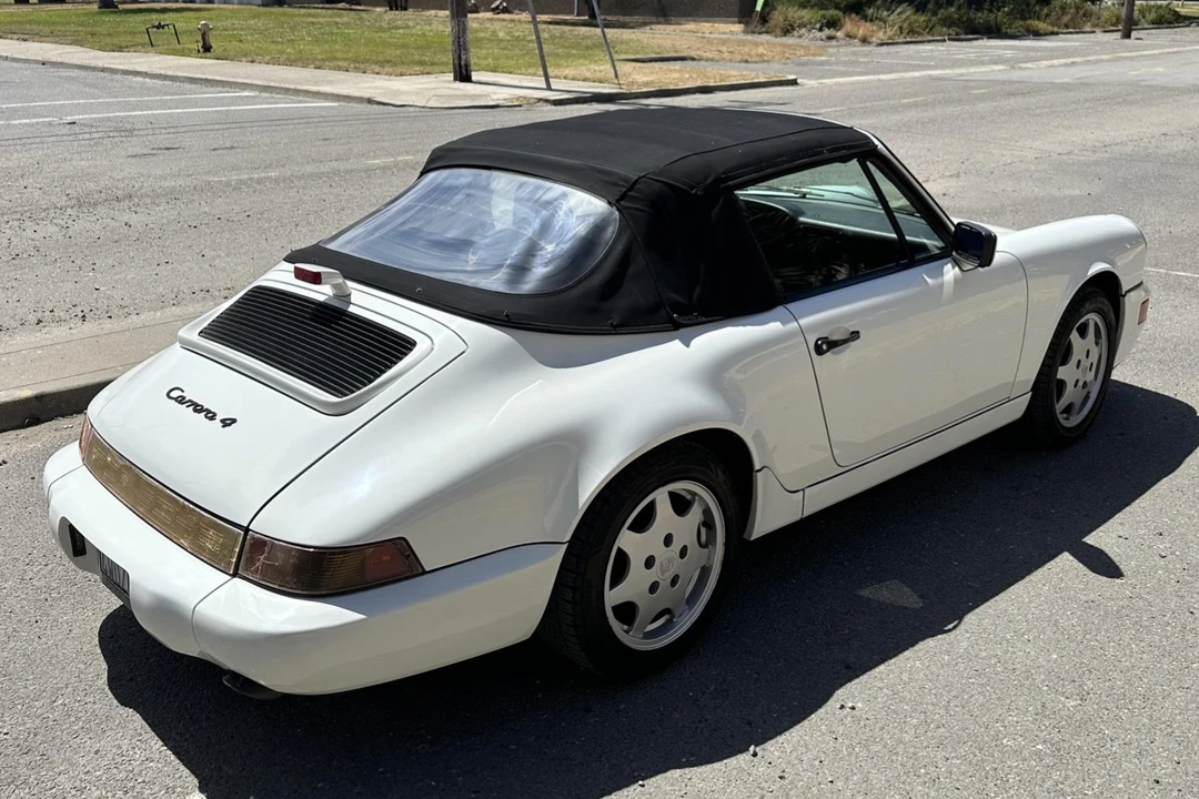 1990 Porsche 964 Carrera 4 - Image 16 of 31