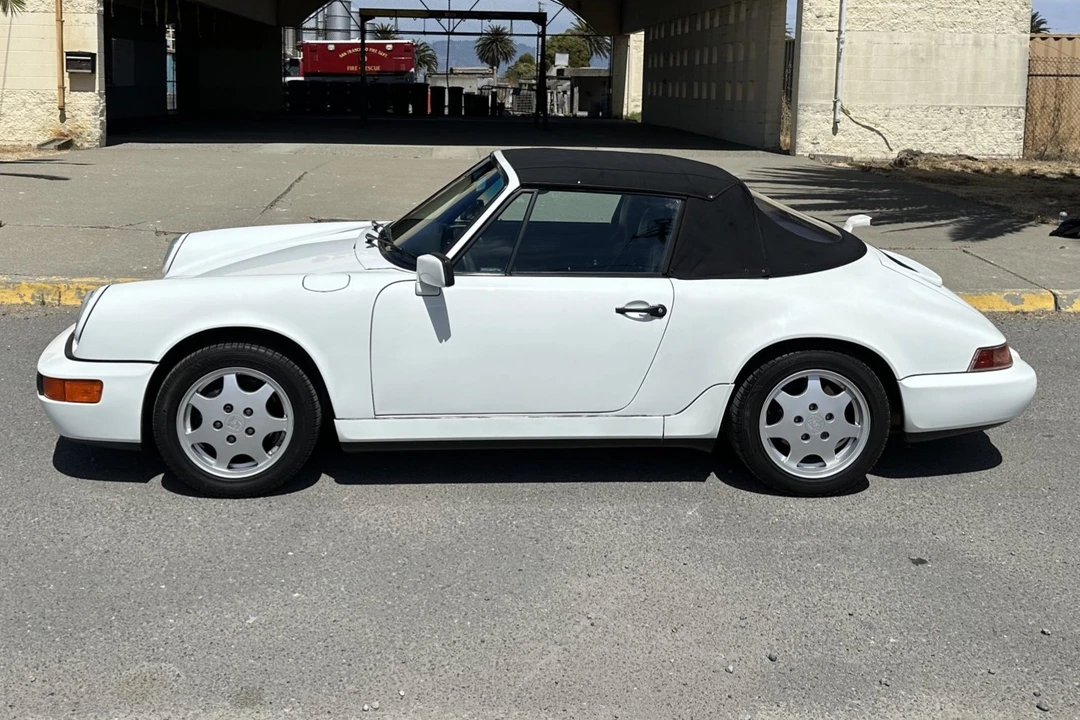 1990 Porsche 964 Carrera 4 - Image 24 of 31