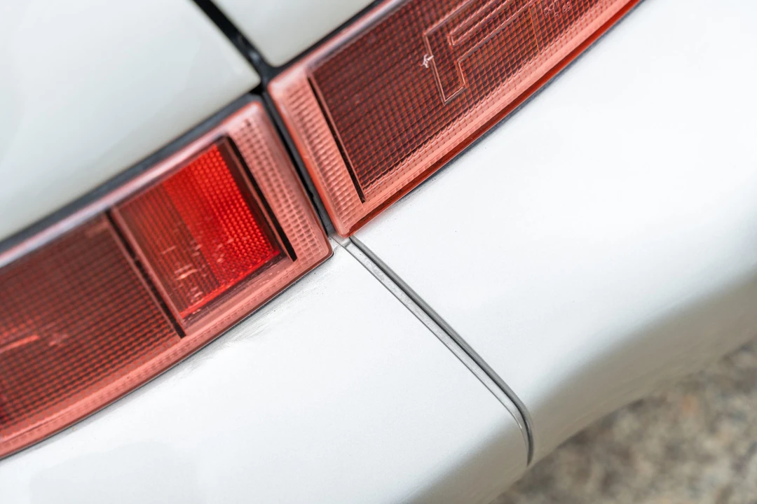 1990 Porsche 964 Carrera 4 - Image 30 of 31