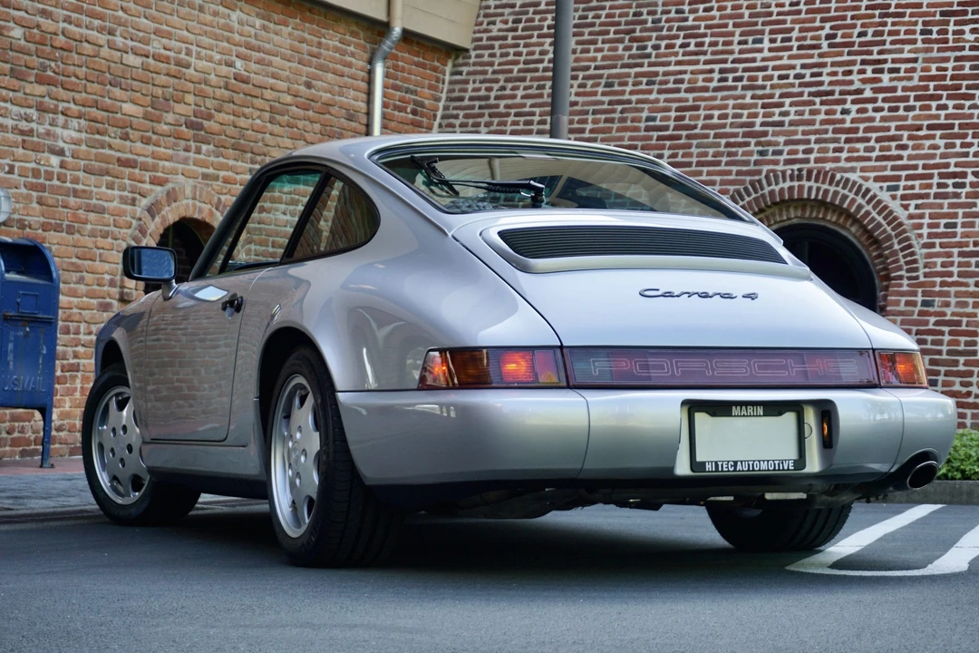 1990 Porsche 964 Carrera 4 - Image 27 of 31