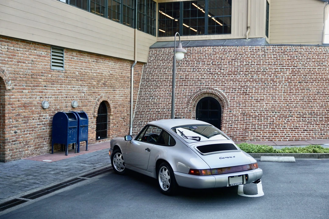 1990 Porsche 964 Carrera 4 - Image 29 of 31