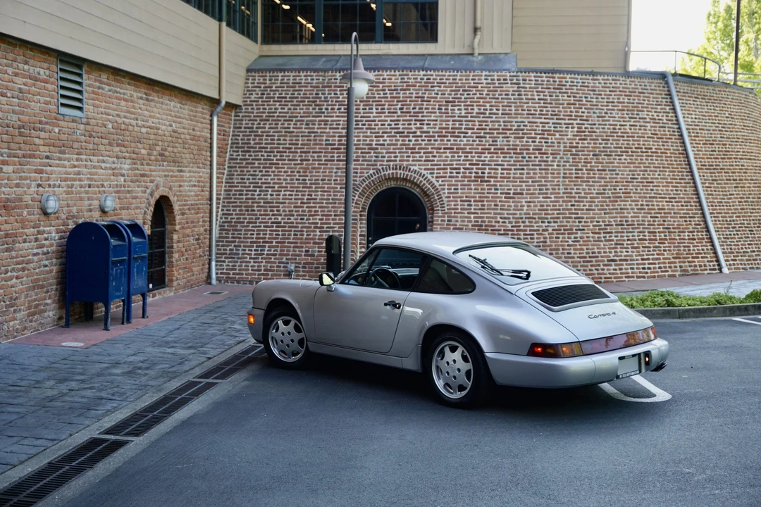 1990 Porsche 964 Carrera 4 - Image 30 of 31