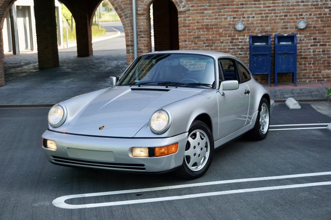 1990 Porsche 964 Carrera 4 - Image 11 of 31