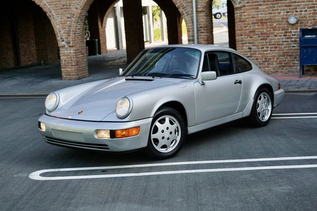 1990 Porsche 964 Carrera 4 - Image 12 of 31