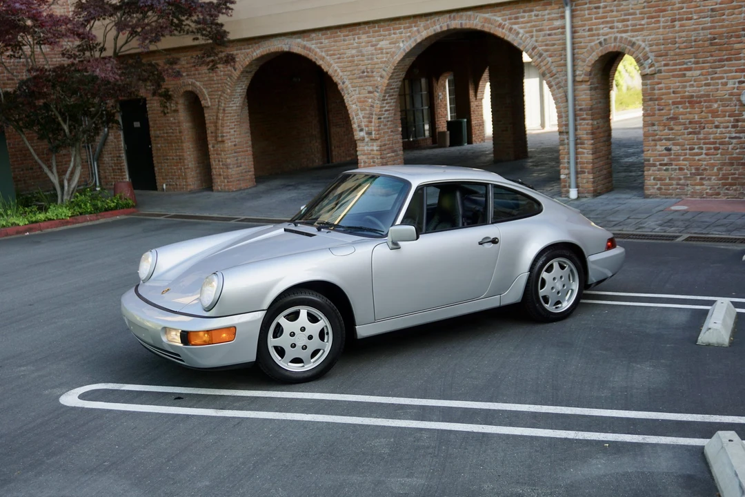 1990 Porsche 964 Carrera 4 - Image 9 of 31
