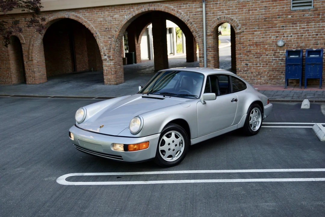 1990 Porsche 964 Carrera 4 - Image 8 of 31
