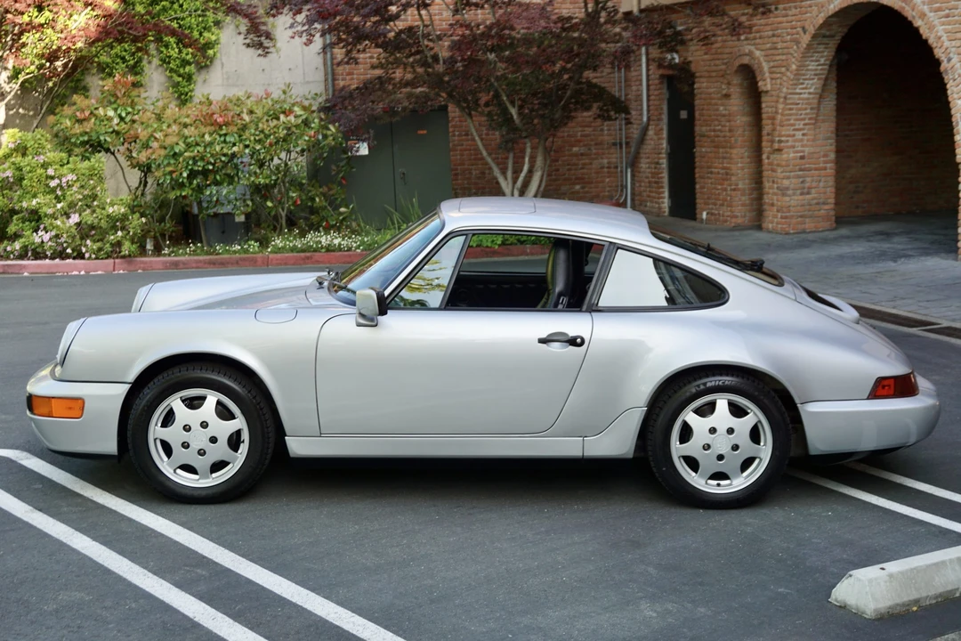 1990 Porsche 964 Carrera 4 - Image 17 of 31
