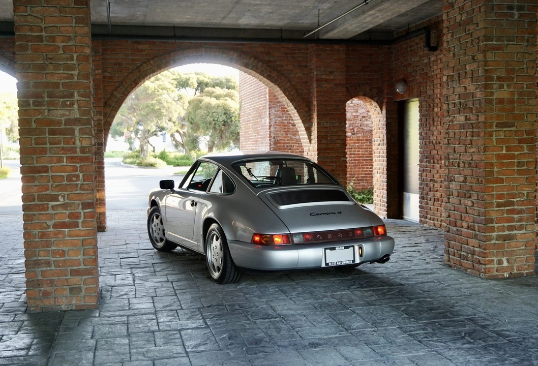 1990 Porsche 964 Carrera 4 - Image 26 of 31