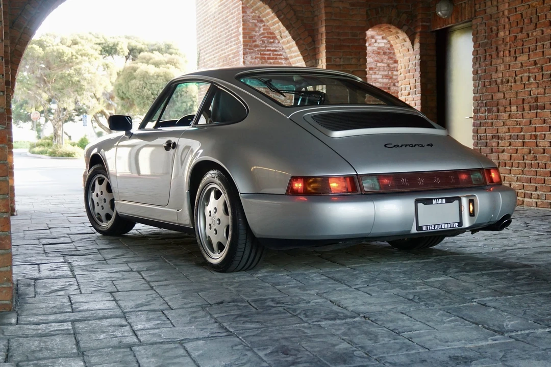 1990 Porsche 964 Carrera 4 - Image 24 of 31
