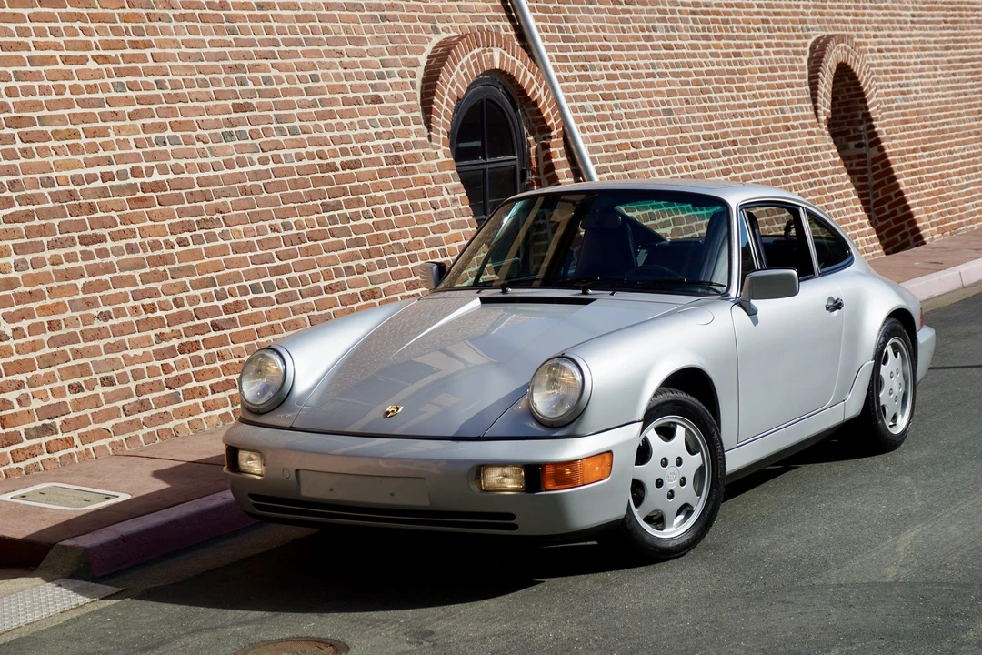 1990 Porsche 964 Carrera 4 - Image 13 of 31