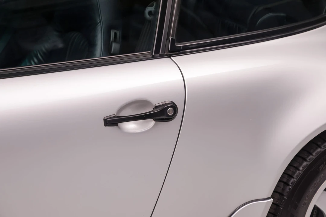 1990 Porsche 964 Carrera 4 - Image 30 of 31