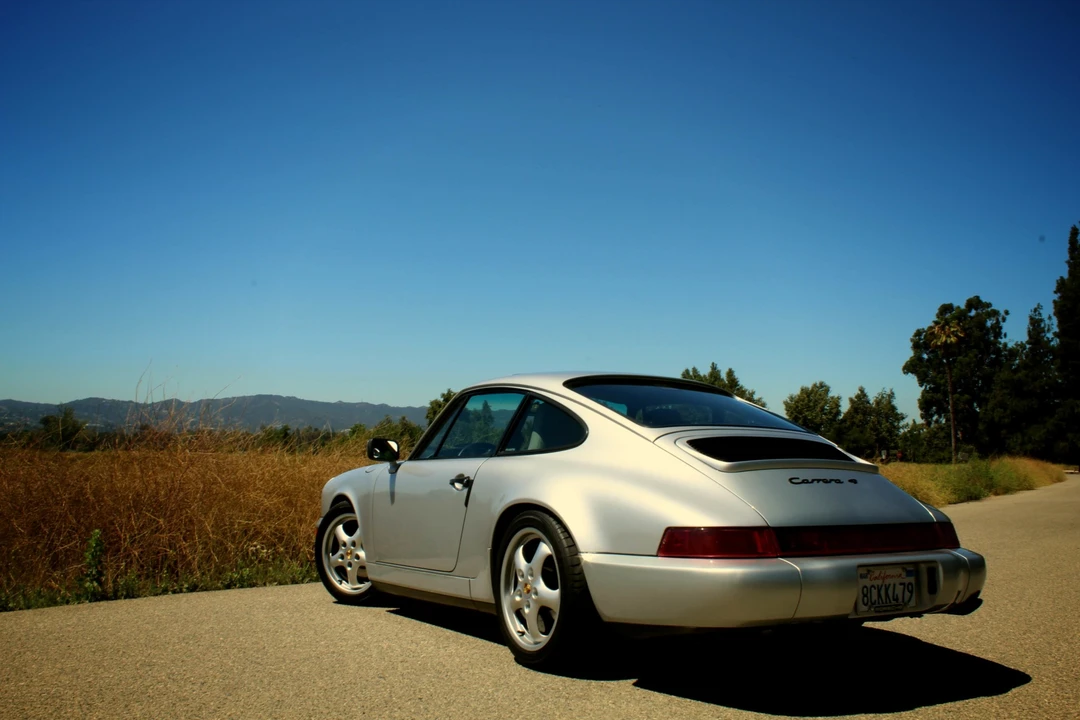 1990 Porsche 964 Carrera 4 - Image 13 of 31