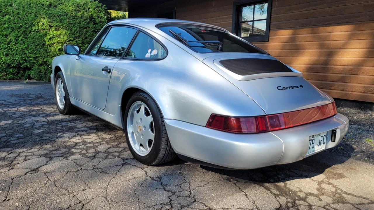 1990 Porsche 964 Carrera 4 - Image 24 of 31