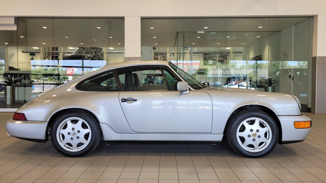 1990 Porsche 964 Carrera 4 - Image 9 of 31