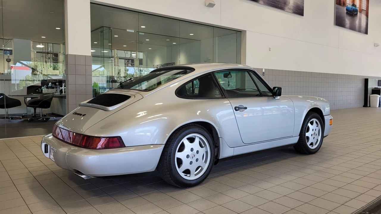 1990 Porsche 964 Carrera 4 - Image 12 of 31