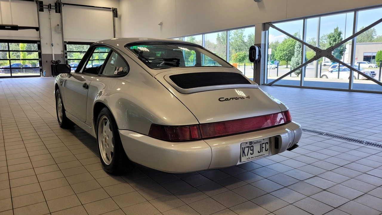 1990 Porsche 964 Carrera 4 - Image 14 of 31