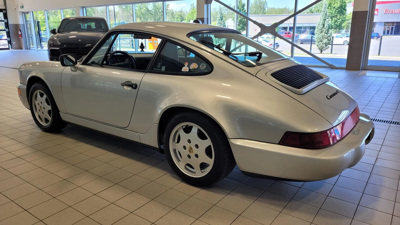 1990 Porsche 964 Carrera 4 - Image 15 of 31