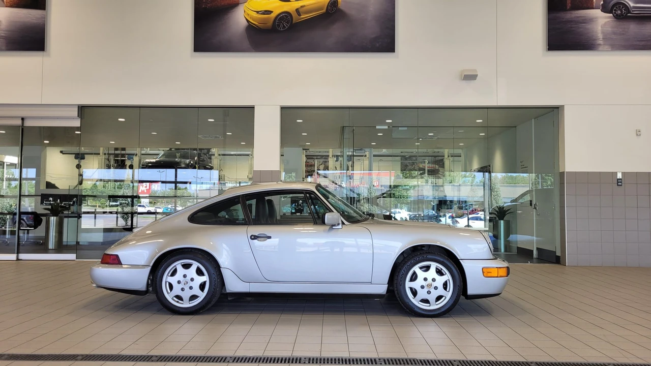 1990 Porsche 964 Carrera 4 - Image 10 of 31