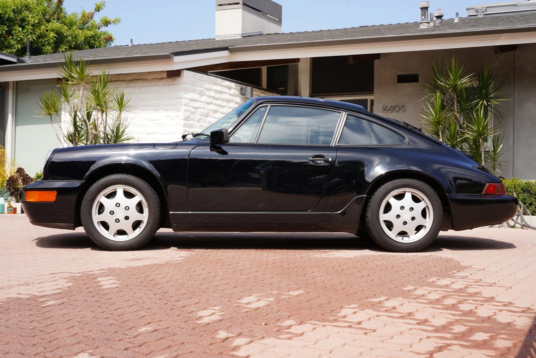 1990 Porsche 964 Carrera 4 - Image 7 of 31