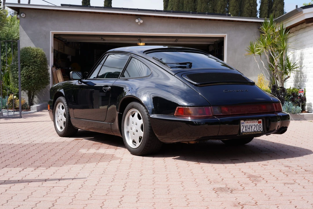 1990 Porsche 964 Carrera 4 - Image 9 of 31