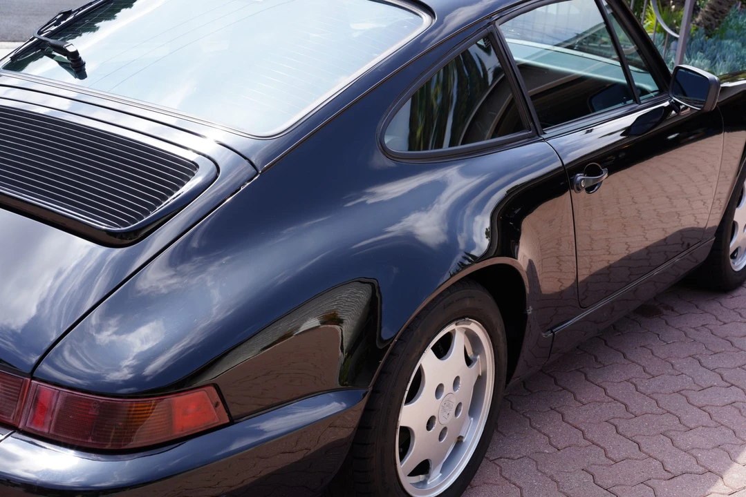 1990 Porsche 964 Carrera 4 - Image 24 of 31