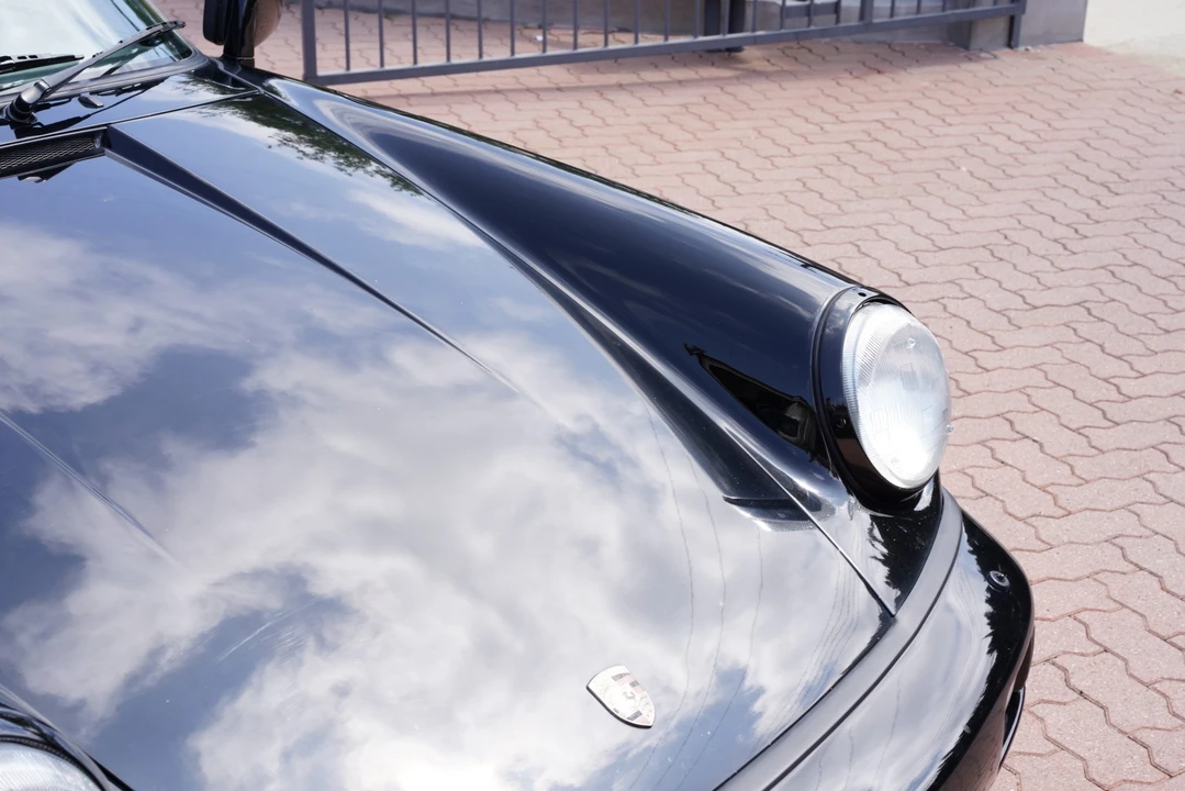 1990 Porsche 964 Carrera 4 - Image 15 of 31