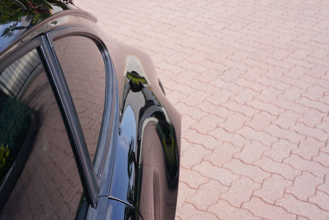 1990 Porsche 964 Carrera 4 - Image 28 of 31