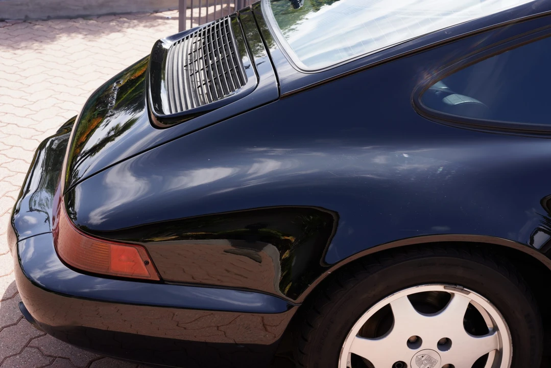 1990 Porsche 964 Carrera 4 - Image 25 of 31