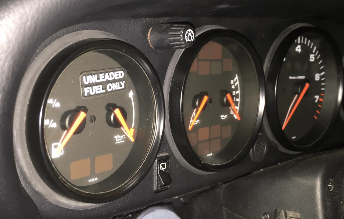1990 Porsche 964 Carrera 4 - Image 27 of 31