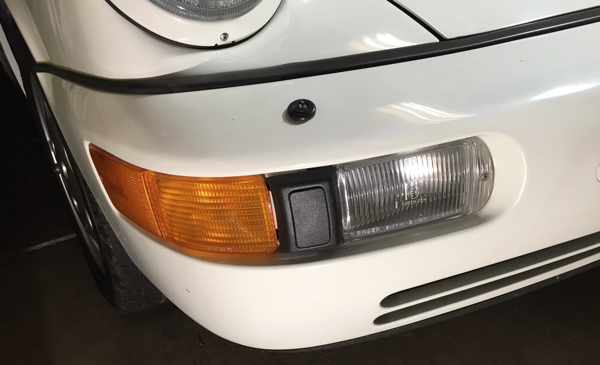 1990 Porsche 964 Carrera 4 - Image 9 of 31