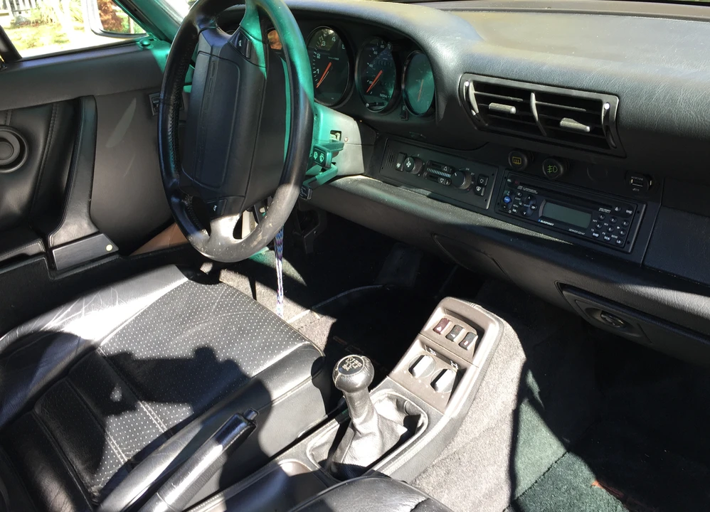 1990 Porsche 964 Carrera 4 - Image 25 of 31